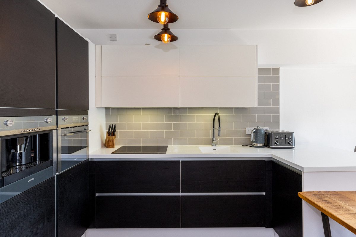 12_9HawkhillClose-12_f3df-ffe3-b571-253c-1c56-e2b5-289a-1ef7_20230613082013