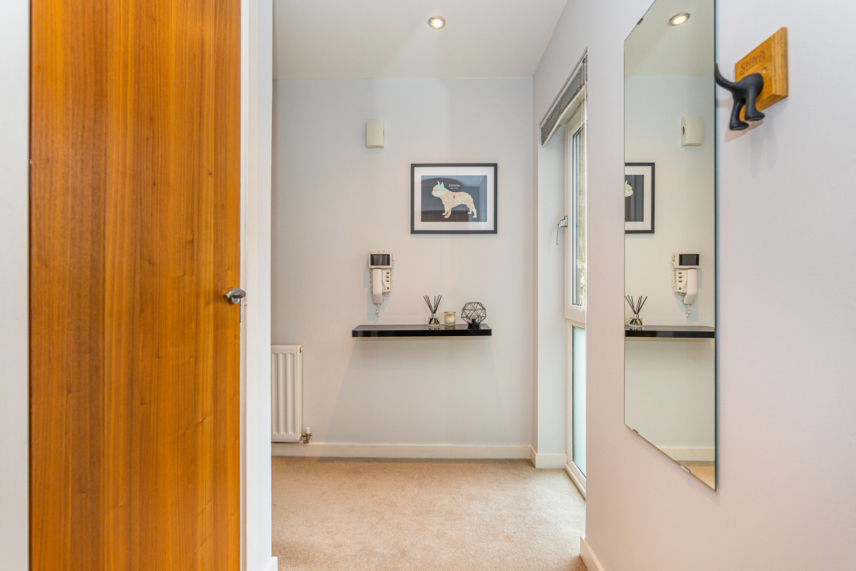 2-hallway-2-_dc0f-b3eb-d707-17a7-e033-7e2b-ff4e-26f2_20210713092651