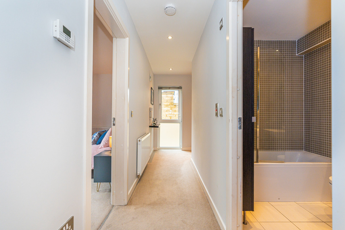 2-hallway-3-_e34a-8b02-5a67-6a4e-5aed-7c79-99ea-a796_20210713092704