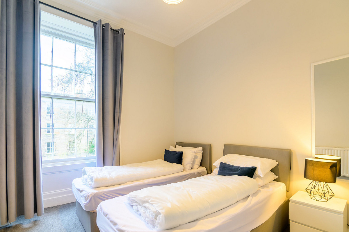 25-6-2F3-PanmurePlac_f7a8-59e1-8aaa-c773-175c-9553-cd52-e56c_20240416101219