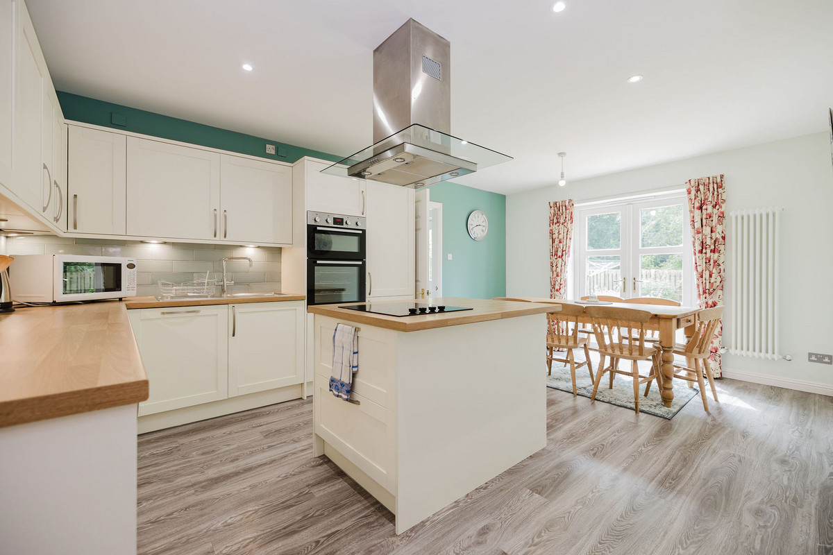 3-Kitchen_8bd7-43e0-0523-af74-abe0-e203-5fef-4d11_20240617101207