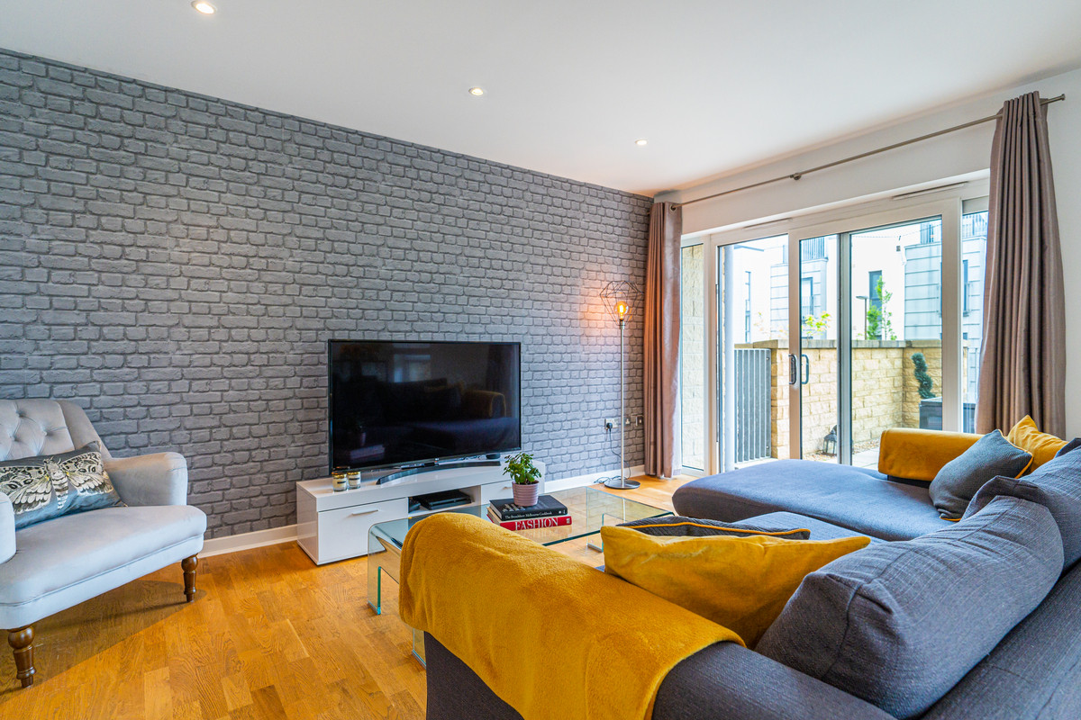 3-livingkitchenbalco_2f2d-7bae-cbca-d43c-7c30-1704-41f9-1ebd_20210713092422