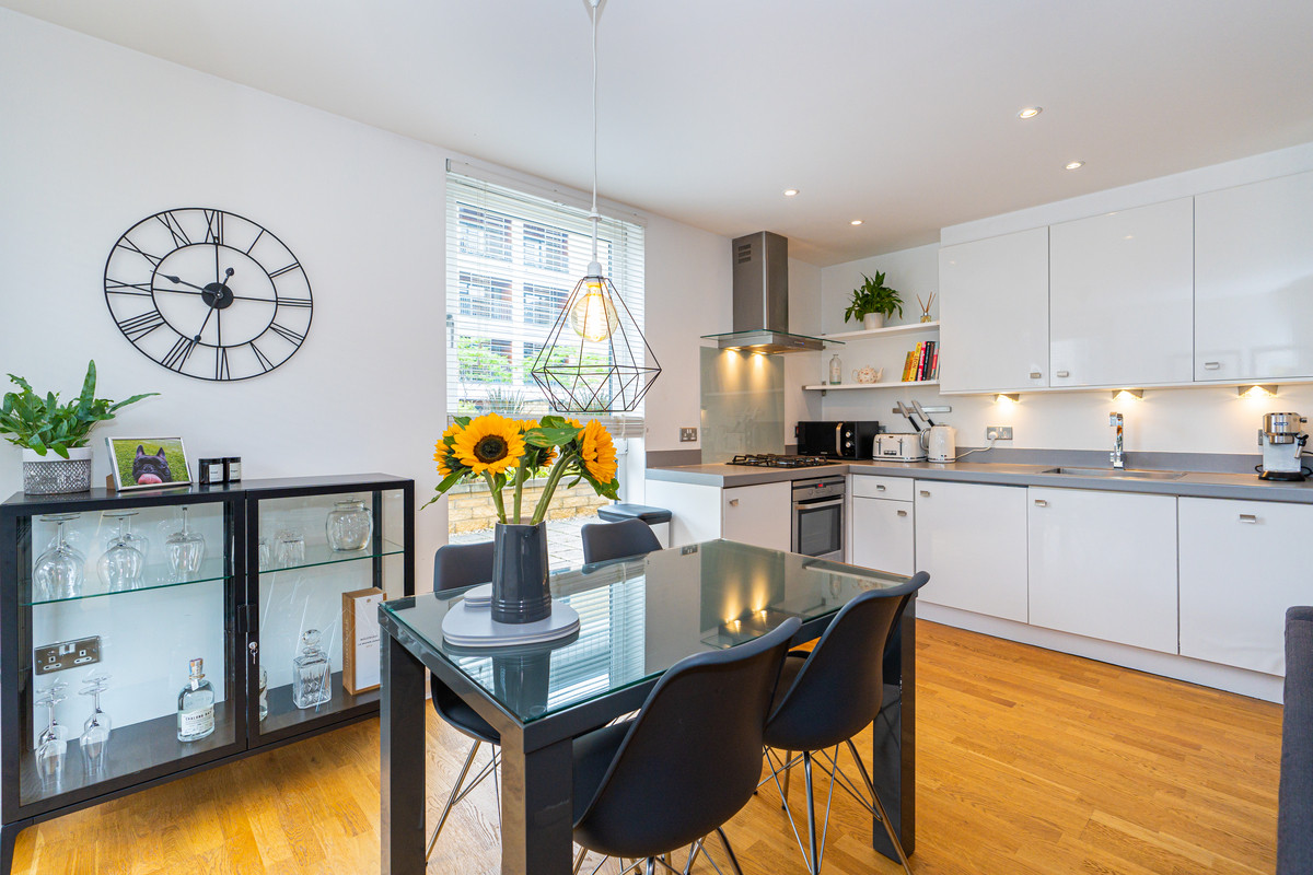 3-livingkitchenbalco_c35c-46cd-f274-11f6-fdd9-87c5-bcb8-2c41_20210713092434