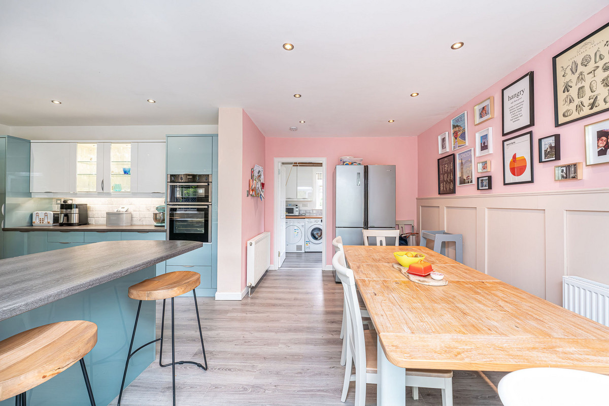 5Leithhead_internals_1d65-25d5-3dad-b4c6-17b1-0c8e-a630-aa63_20240701033006