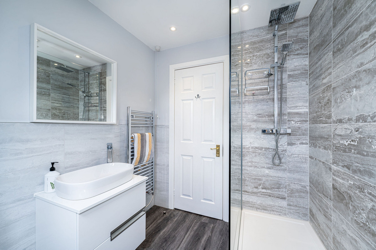 5Leithhead_internals_f654-aacb-b740-138f-03a8-ff4a-a4b5-eebc_20240701032906