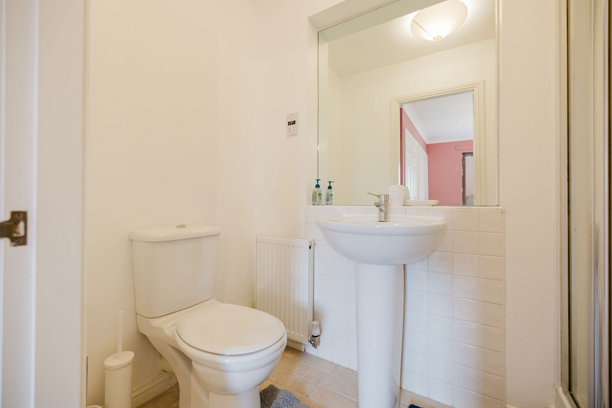 6-En-Suite_3b97-2fbe-8f67-5ecb-0b35-0fd8-0b6c-ac2c_20240617101235