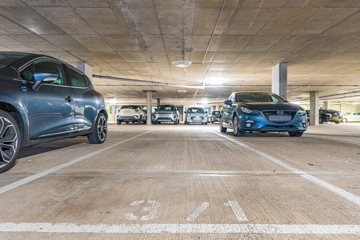 6-parkingspace_e71f-20a6-62e2-4de6-8547-8128-70c3-0eac_20210713092737