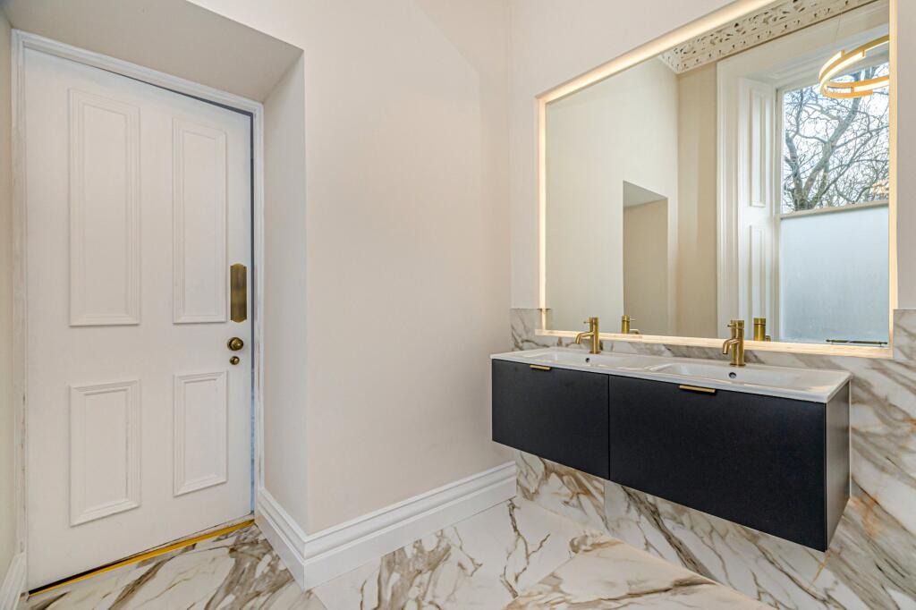 85160_GWE240761_IMG_26_0000