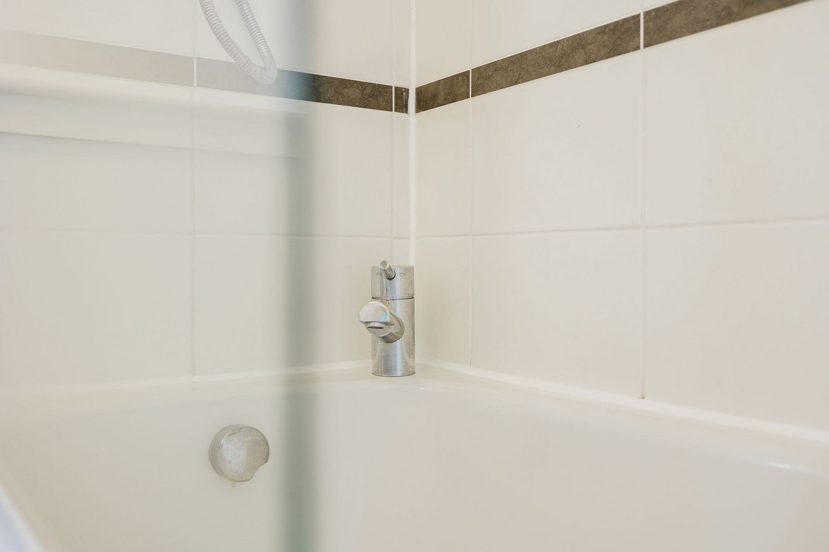 9-BathroomB_967d-1f62-36bc-fa3b-cad0-b501-0032-d6e6_20240617101257