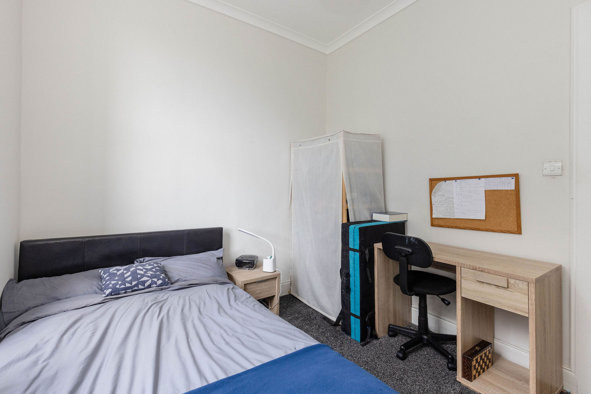 BedThreeC_e3ce-9209-c4a5-69b9-5c1d-050a-73e2-a733_20230427074857