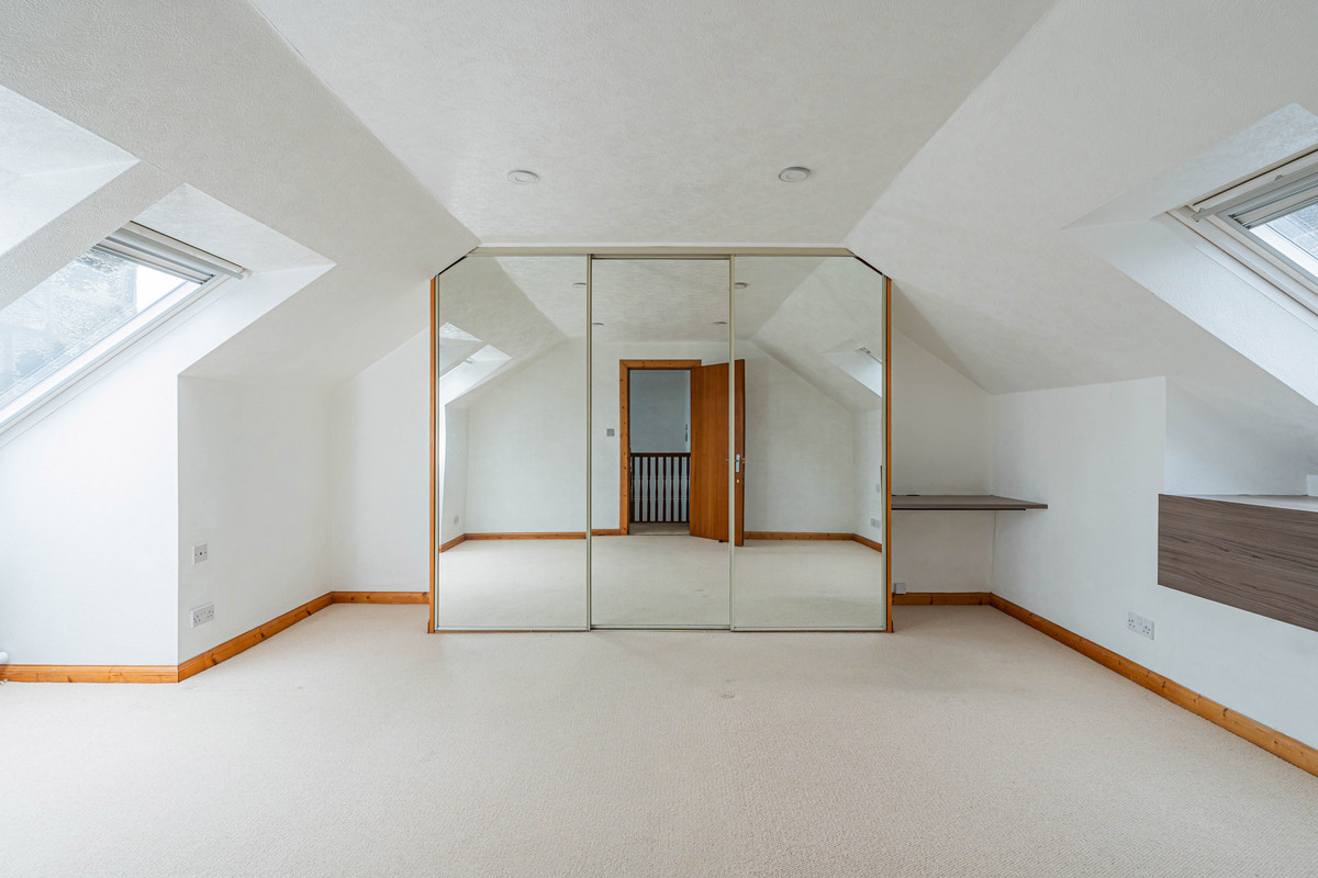 Bedroom-1-2-_f670-36bc-aea8-46b9-4114-e2f4-e55a-f8af_20250225095746