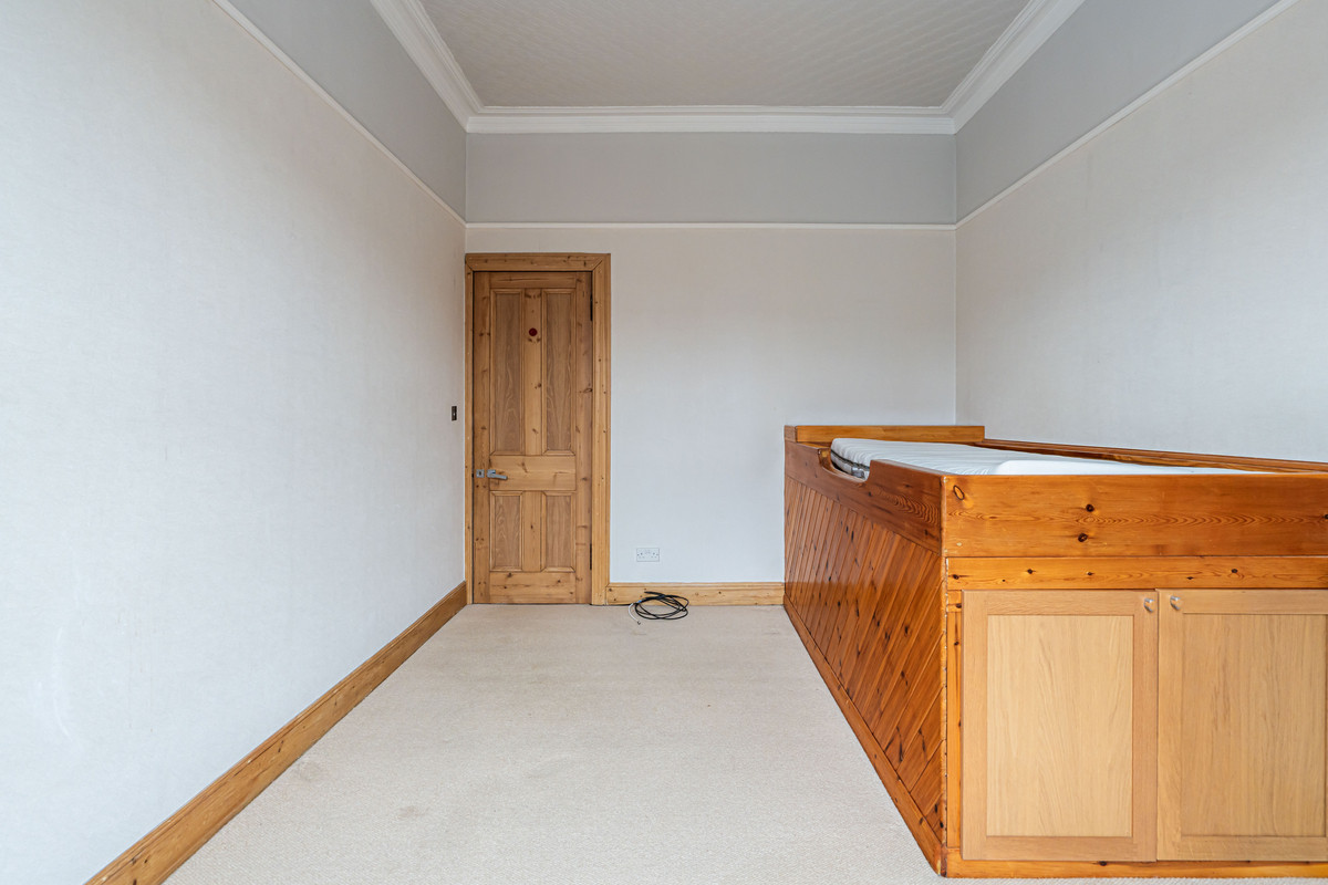 Bedroom-2-3-_ab09-38f8-be95-6c60-db5e-1fb4-078f-2810_20250225100111