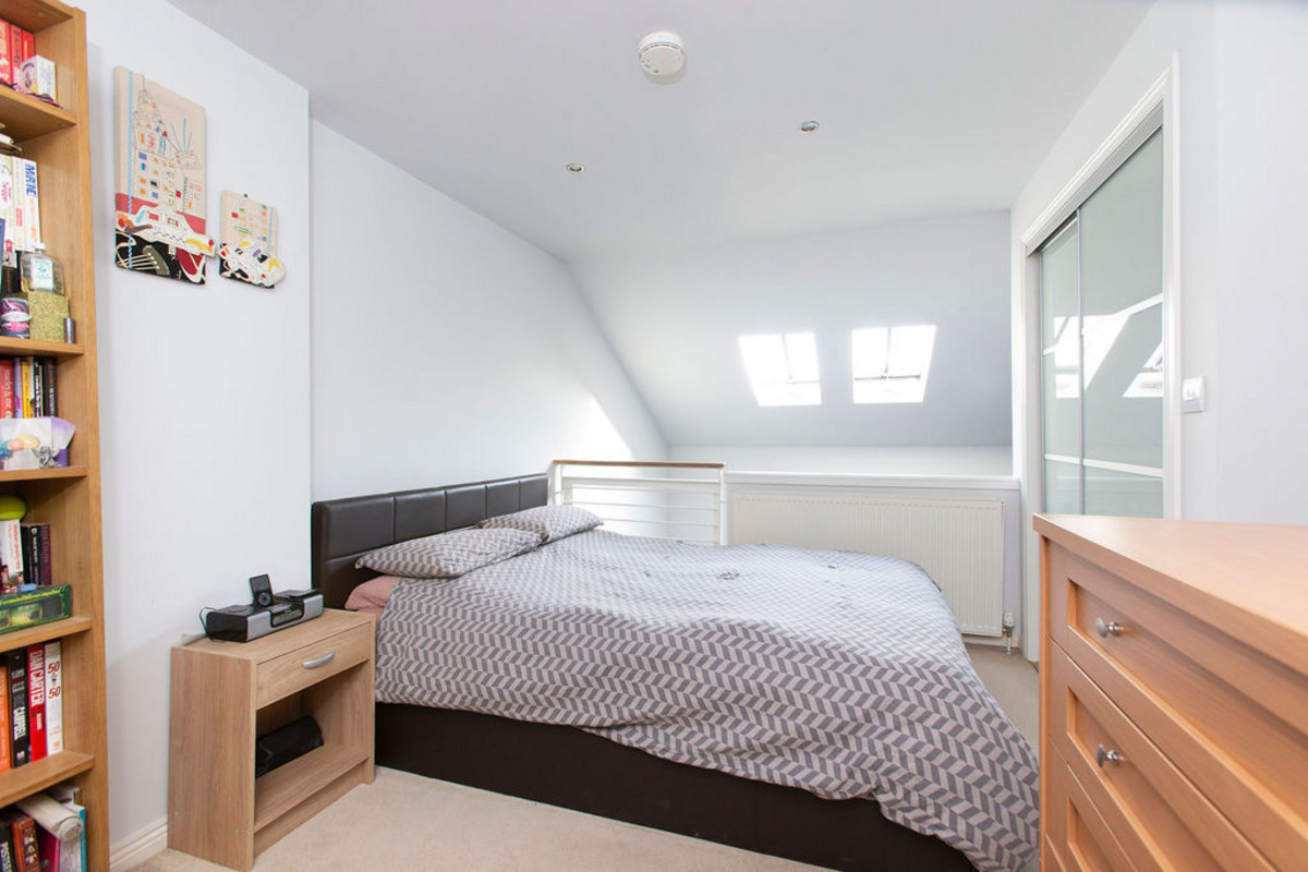 Bedroom2_0cd1-4971-a245-296f-f5d1-3037-aace-684b_20221020083239