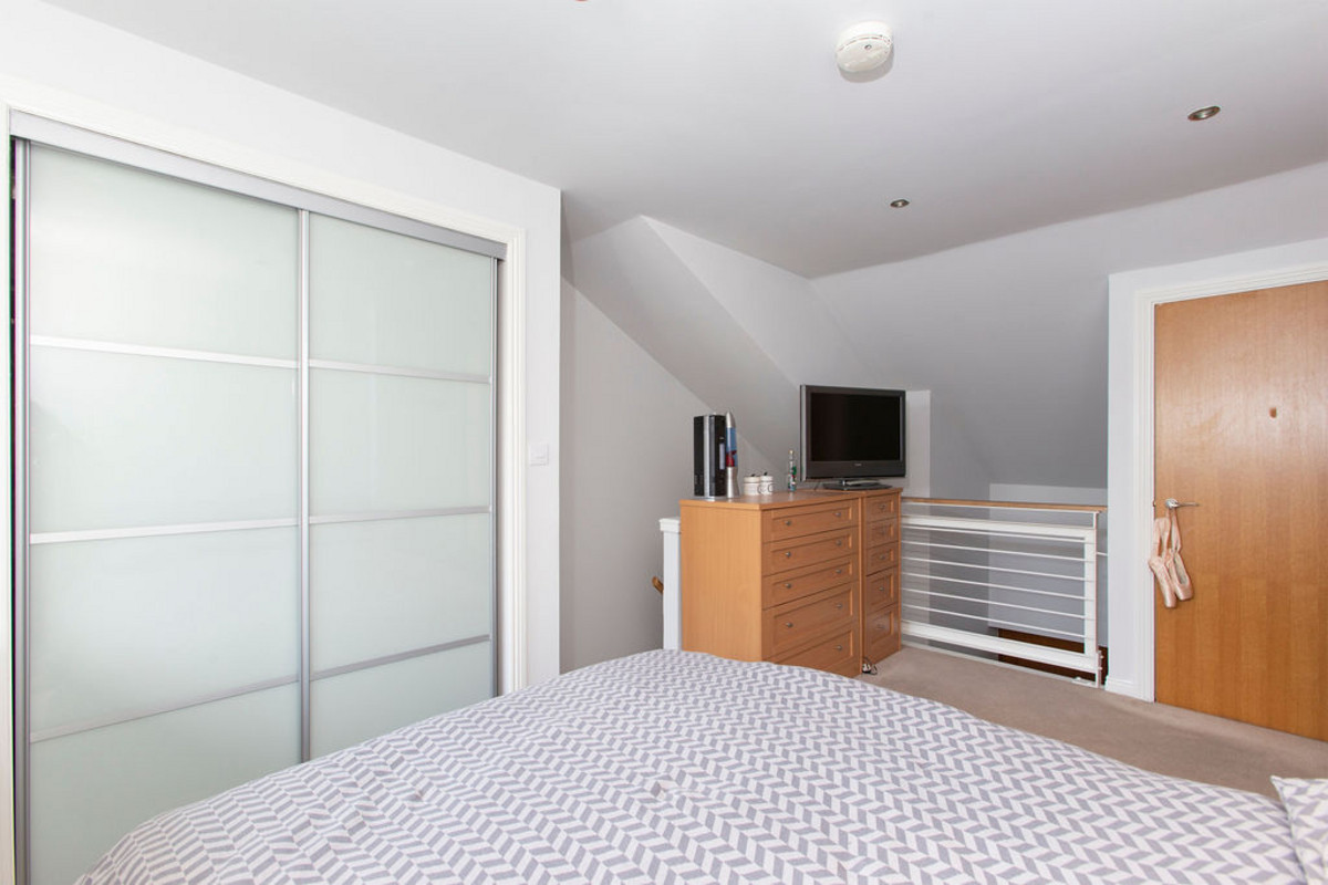 Bedroom4_6699-7586-0da1-8e81-bc57-8786-20ce-b185_20221020083243