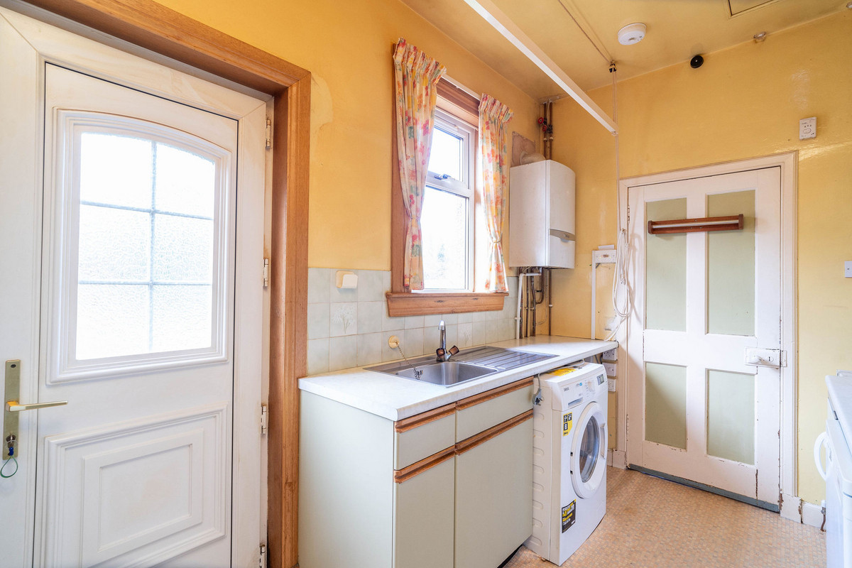 DSC05911_6164-03b2-ea5e-212e-0468-cd34-9459-3952_20250224022024