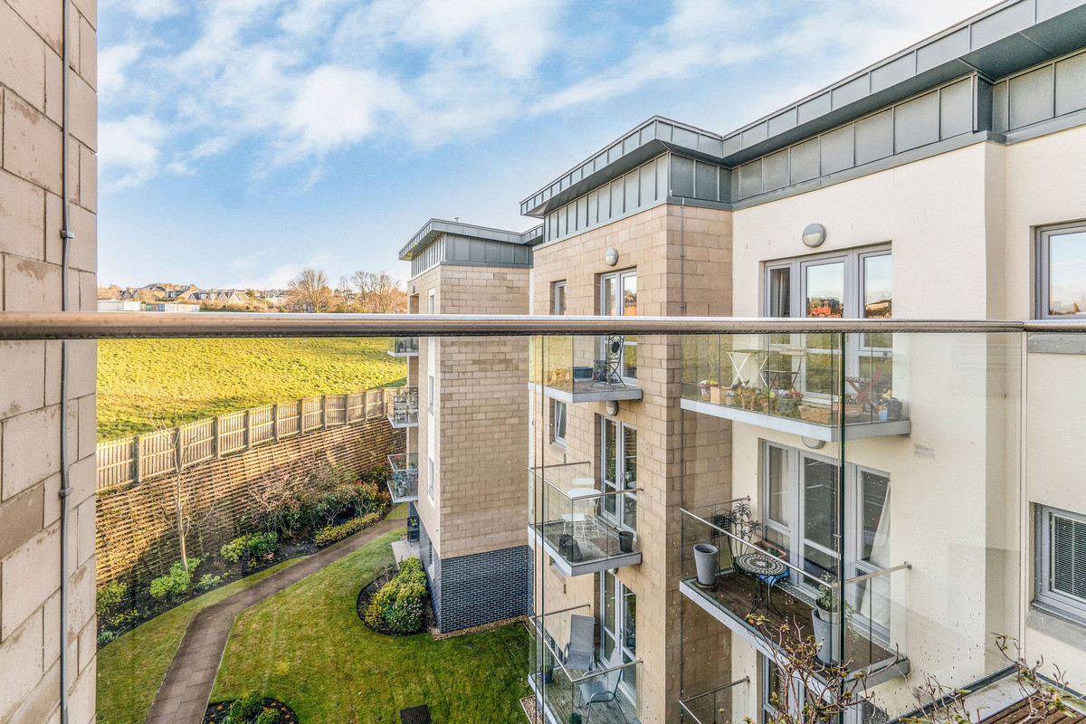 DSC8470_1761-8279-d5ef-fc55-d01c-1dfc-106f-6873_20250401084913