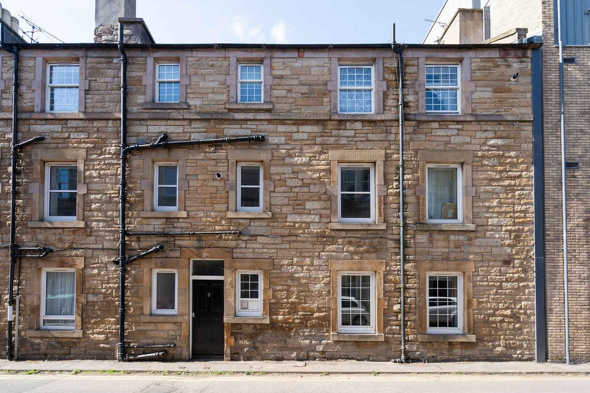 Frontexterior001_2d02-a4c0-a751-07fd-f416-43b7-2824-b767_20250508121756