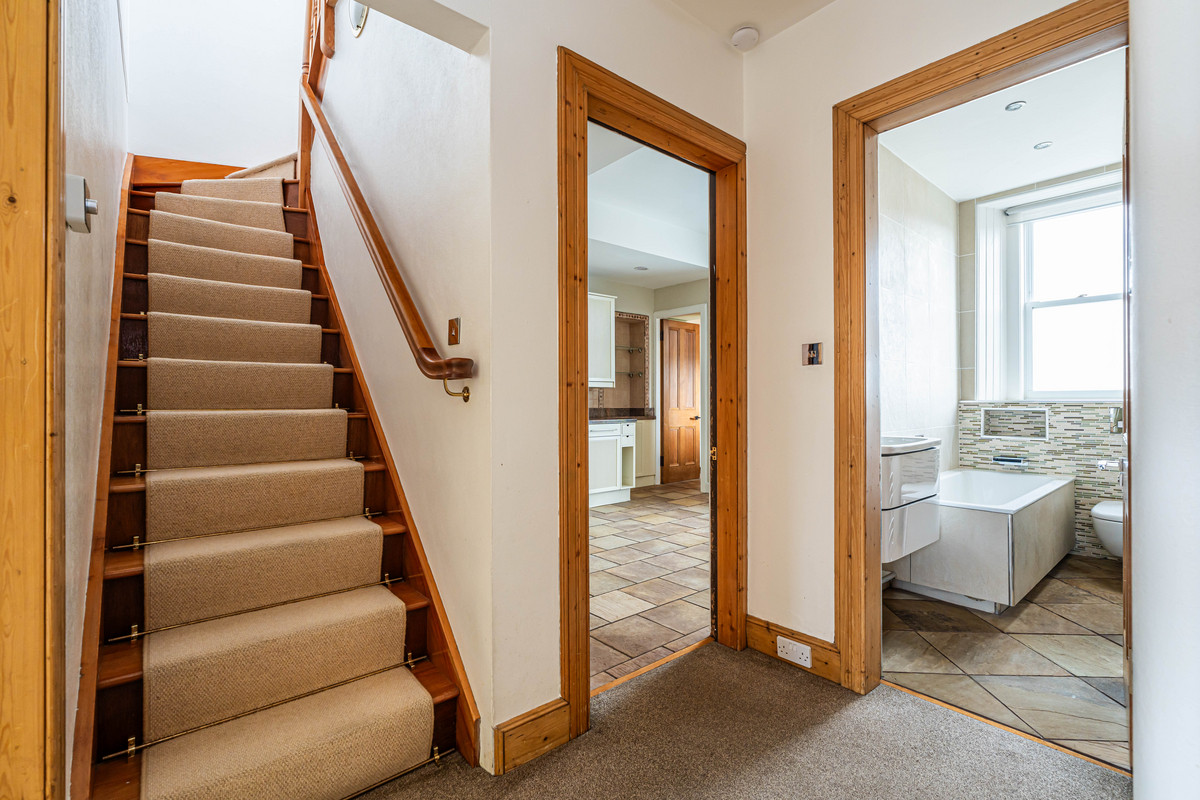 Hall-2-_f777-7d01-9365-27ee-3ebd-8158-f72a-fe22_20250225100823