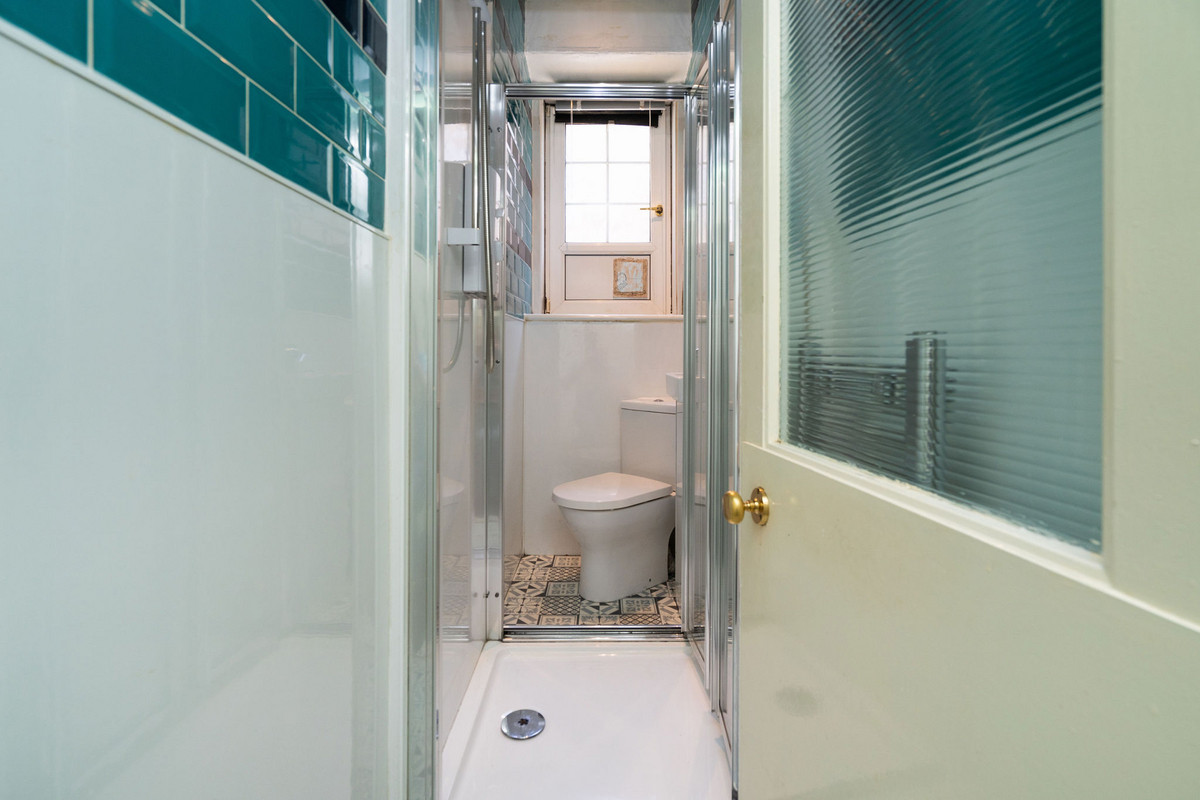 Interior021_7929-9fa9-7ec0-32bb-a5cb-218e-d517-a29e_20250508121828