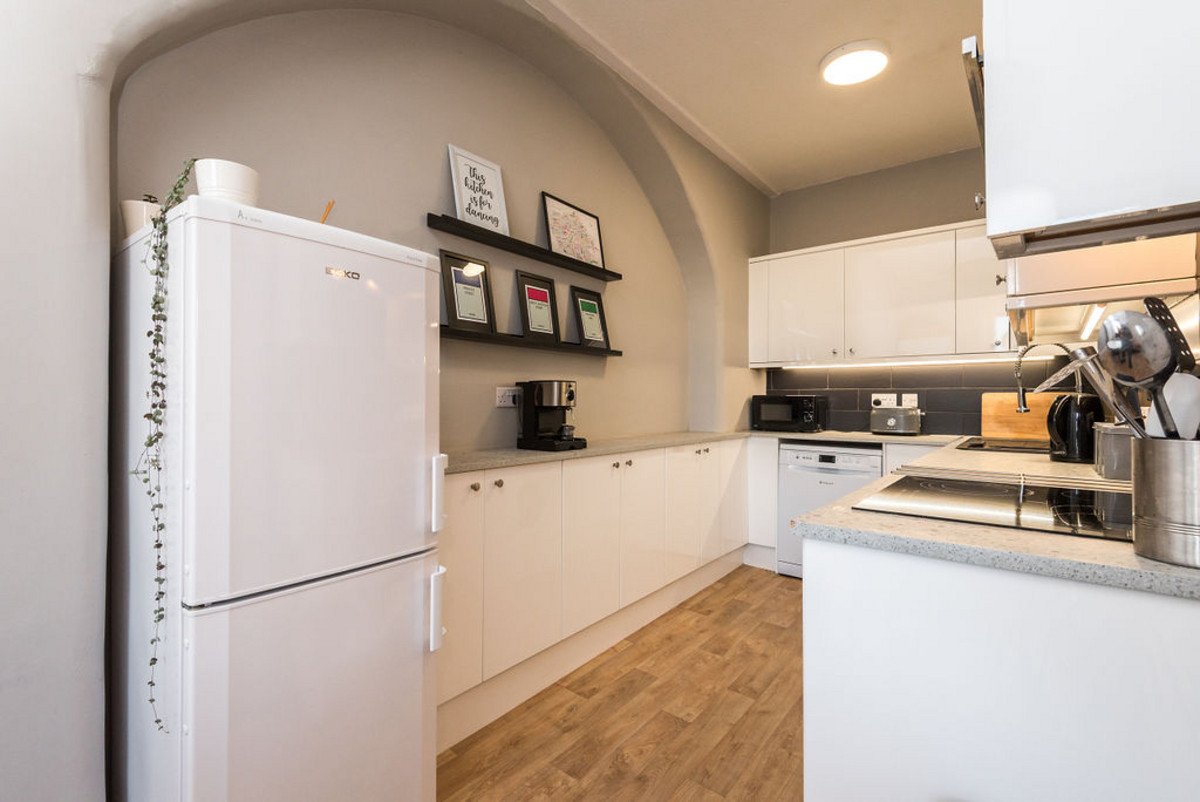 Interior4_690a-49e1-622b-7c9c-fe71-e074-c970-ac19_20221020020355