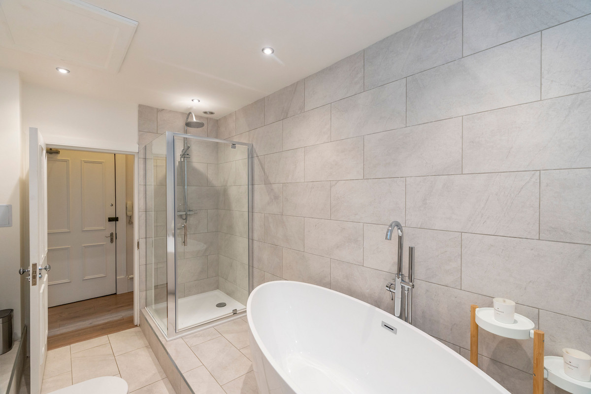 Interiors-15_7a36-1504-4707-9c76-6882-211b-0dbc-91b8_20231113030339