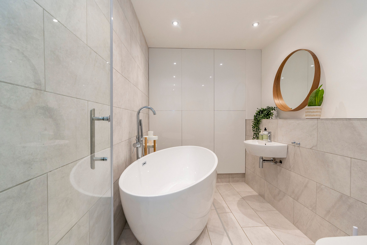 Interiors-19_75b7-535d-cd55-6042-1a1f-d603-8b47-3ba5_20231113030352