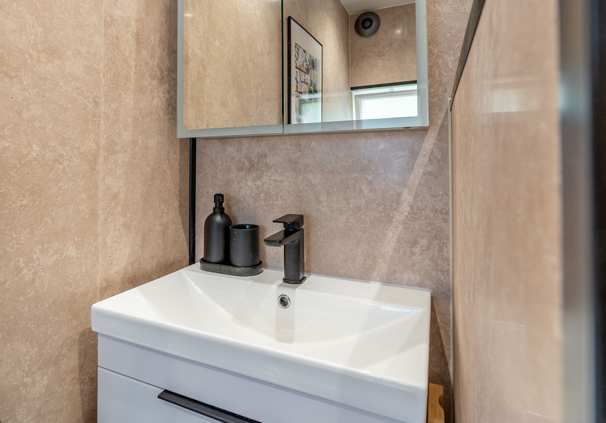 Interiors-25_bc5d-44e1-c049-e75a-ba62-6cf4-93d7-d5dd_20230526082244