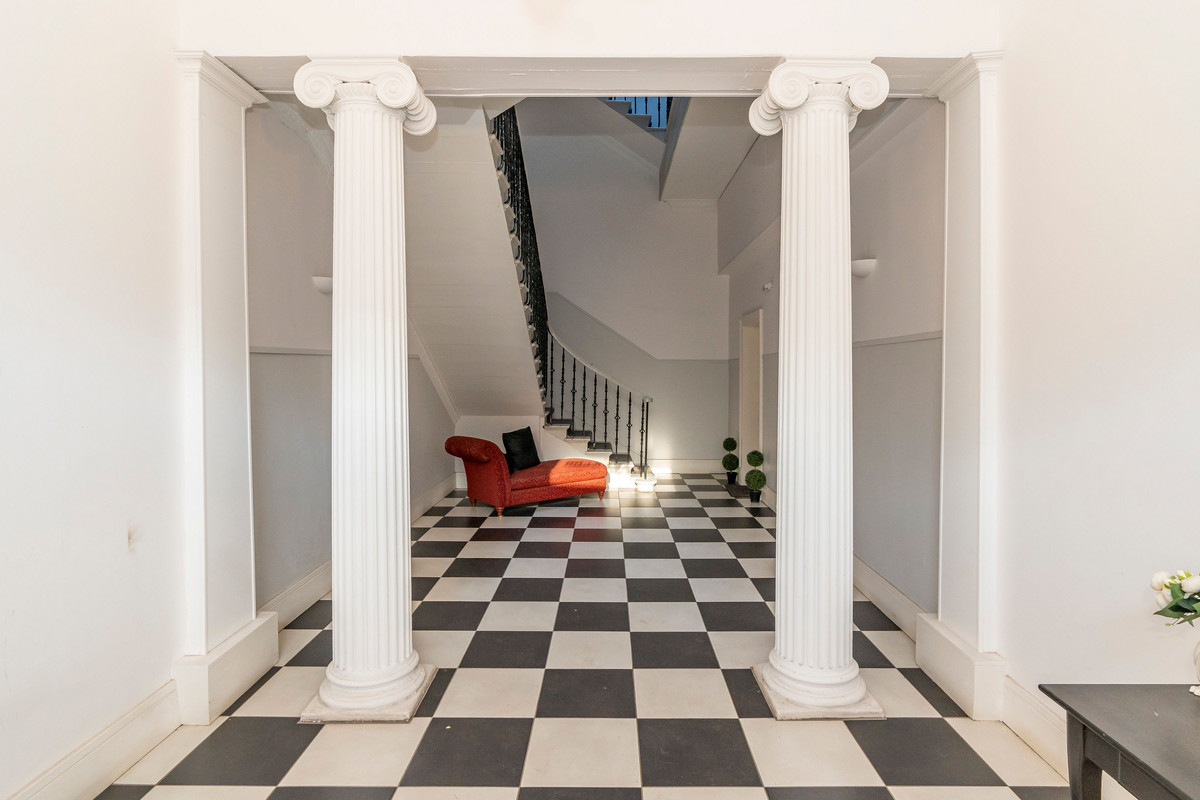 Interiors-38_7dcc-8af4-1986-5417-b0dd-088e-4502-9124_20231113030404