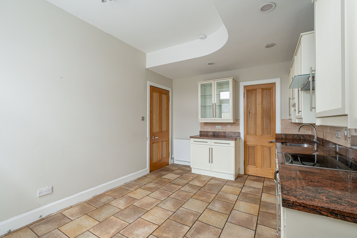 Kitchen-Dining-10-_647d-bf0c-bf4c-a689-41d4-6255-7eae-81d4_20250225100841