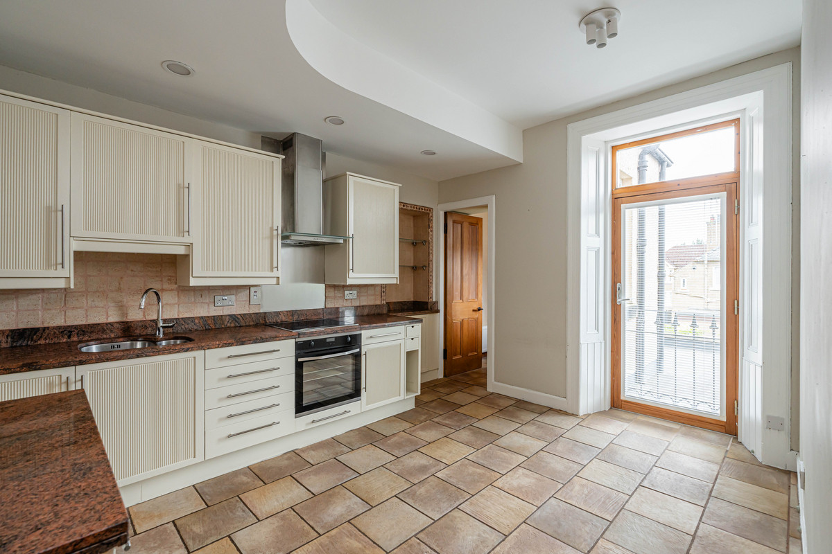 Kitchen-Dining-2-_bc42-c73c-1676-4923-f4bb-b9fd-4264-b22c_20250225100825