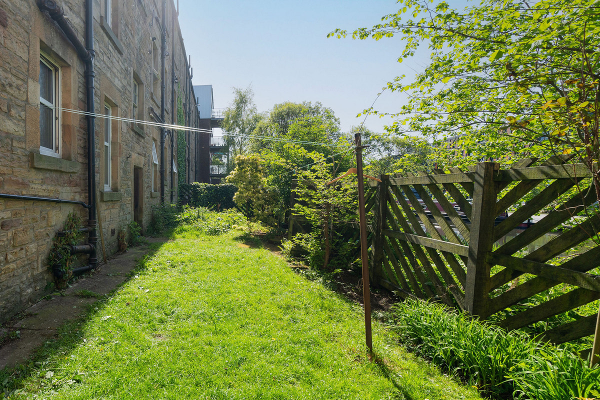 Rearexterior003_2b07-81fa-c314-7160-7c0d-a540-7d8b-0f3a_20250508121834