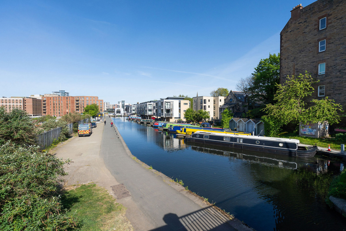 Rearexterior011_ce17-0c42-8ad3-c2c4-7bd1-dca3-14db-306c_20250508121845