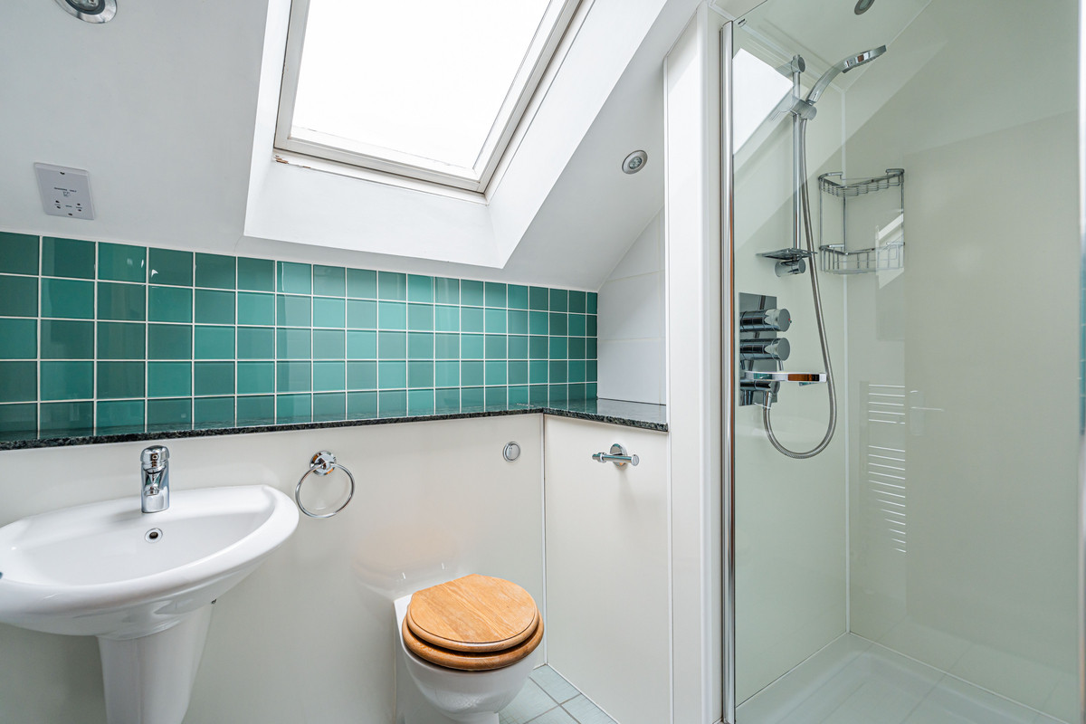 Shower-Room_5f92-b4f7-27f7-09e1-5b7e-01d5-9036-211d_20250225101155