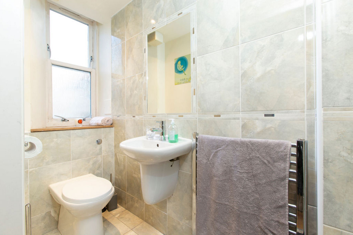 ShowerRoom1_cf1e-3e80-200b-fdb9-f875-b8b7-03df-d1b5_20221020083326